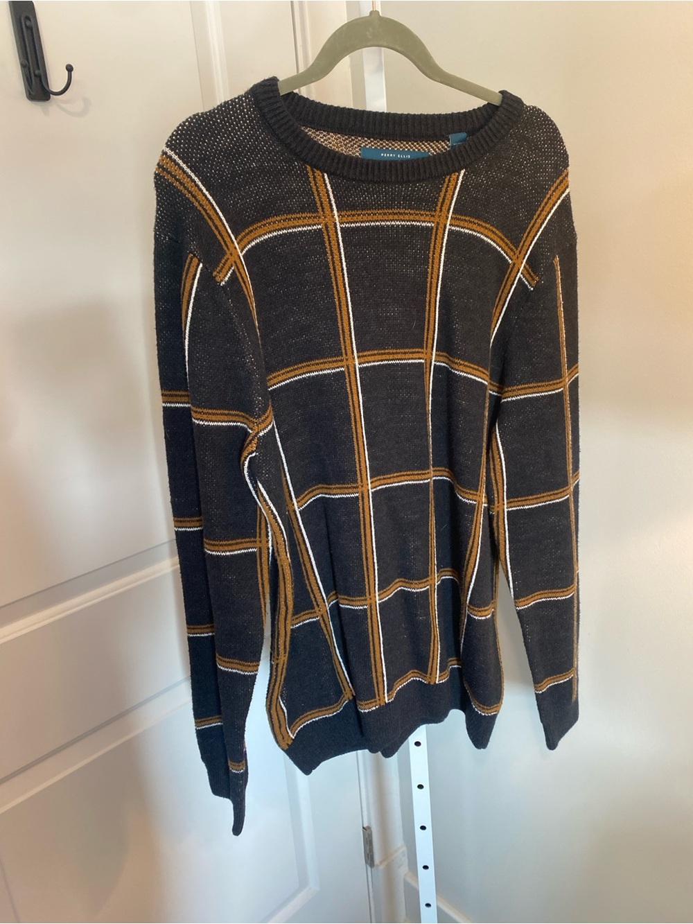 Perry Ellis Men’s L Windowpane Plaid Sweater